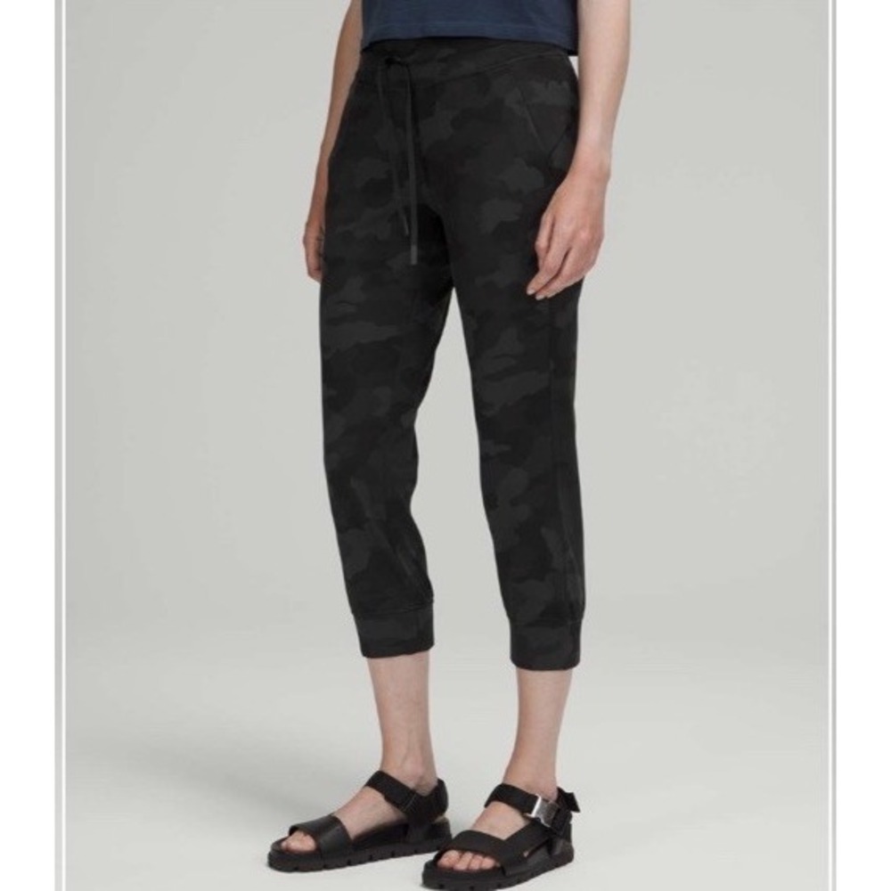 Lululemon‎ Ready to Rulu Jogger Crop Size 8 Camo Deep Coal
